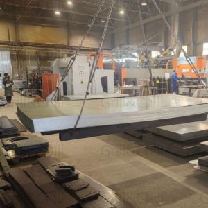 Зона приемки и распределения металла кран-балкой - 2. Производство модульных барбекю-комплексов и печей для барбекю производителя Grill&Chill ❘ grilldacha.ru